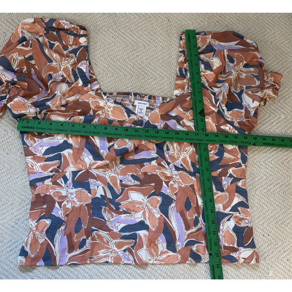 Nine West Twist-Front Puff Sleeve Top in 1X Plus Size - Picture 6 of 6